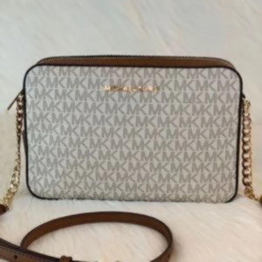 ❤️Michael Kors LG EW Crossbody Bag Vanilla